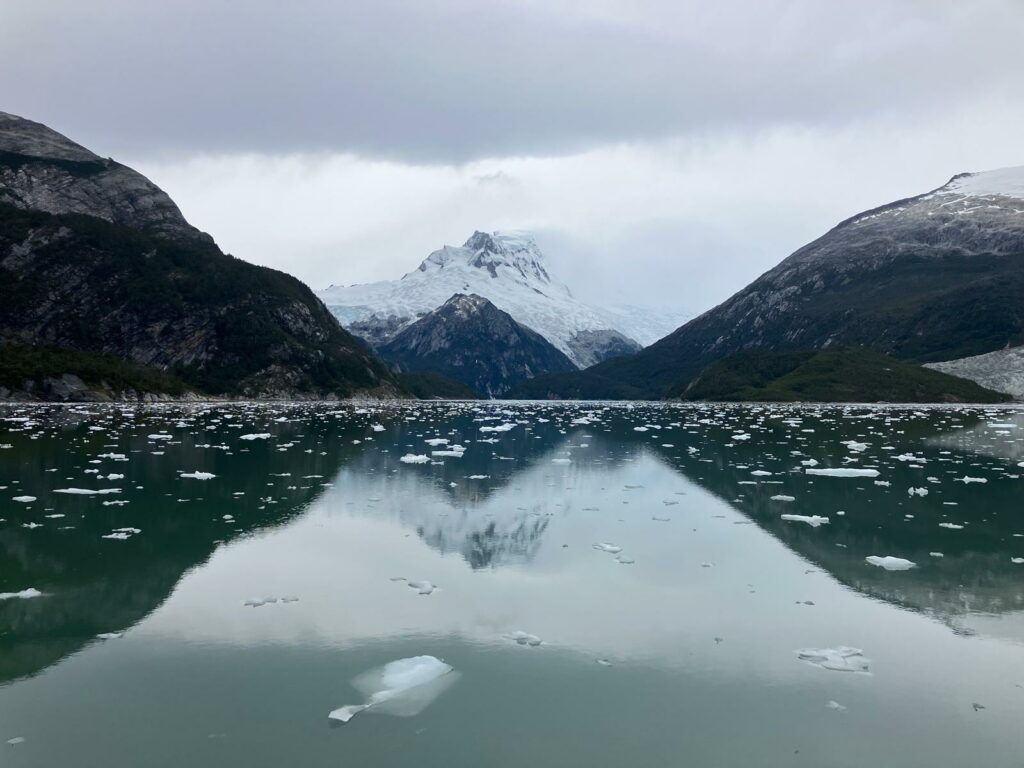 Tanana, être prêt à partir naviguer : le passionnant documentaire de Martin Gonzalez Calderon et Alberto Serrano dédié à la navigation à la voile dans les canaux de Patagonie 1 Le club des croisières lointaines paysages du documentaire tanana dédié à une expédition en voilier dans les canaux de patagonie
